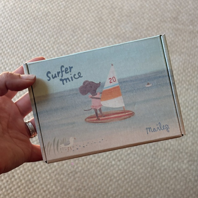 Souris Maileg (planche à voile) – Image 2